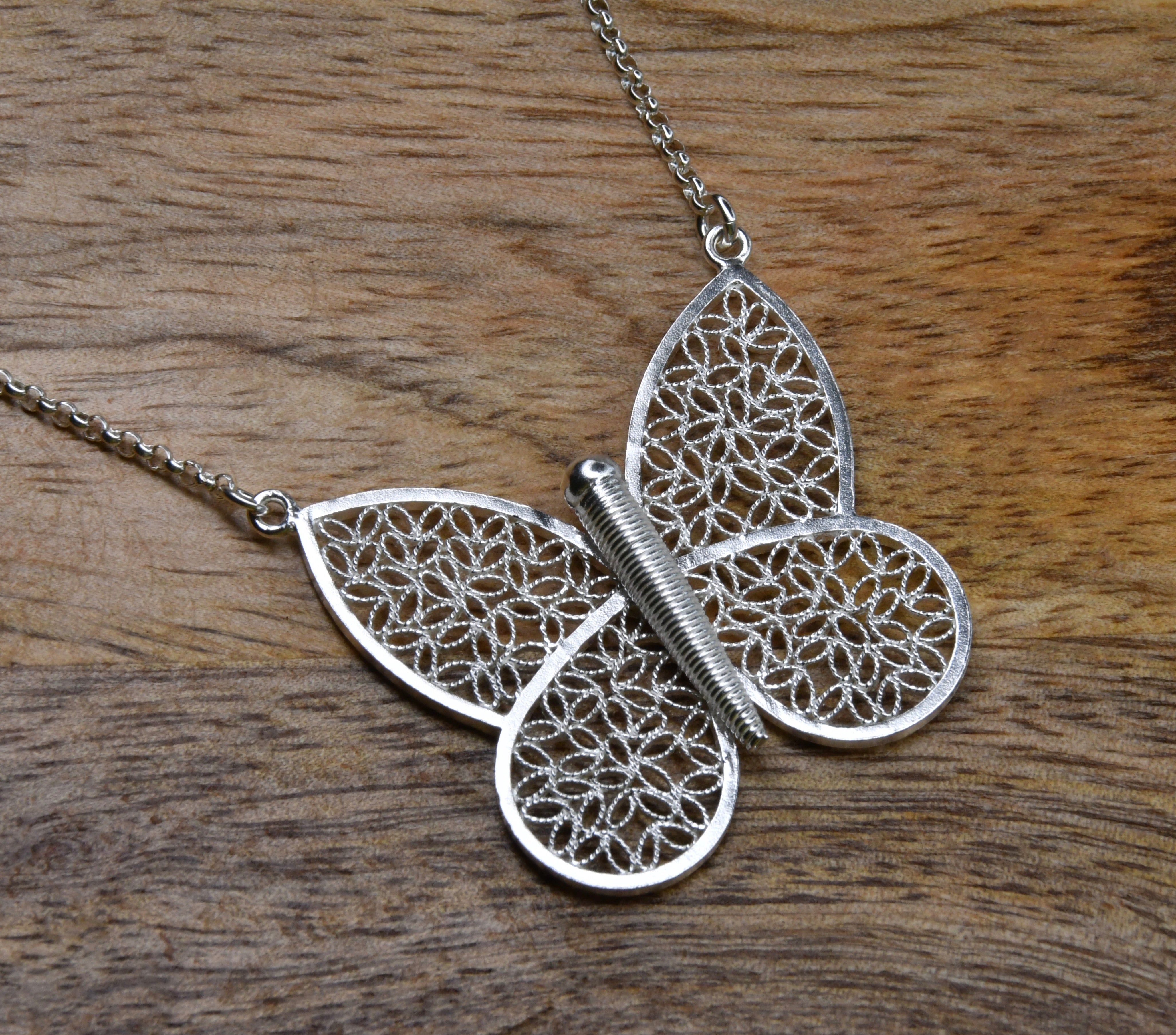 BUTTERFLY IN SILVER ADJUSTABLE NECKLACE FILIGREE