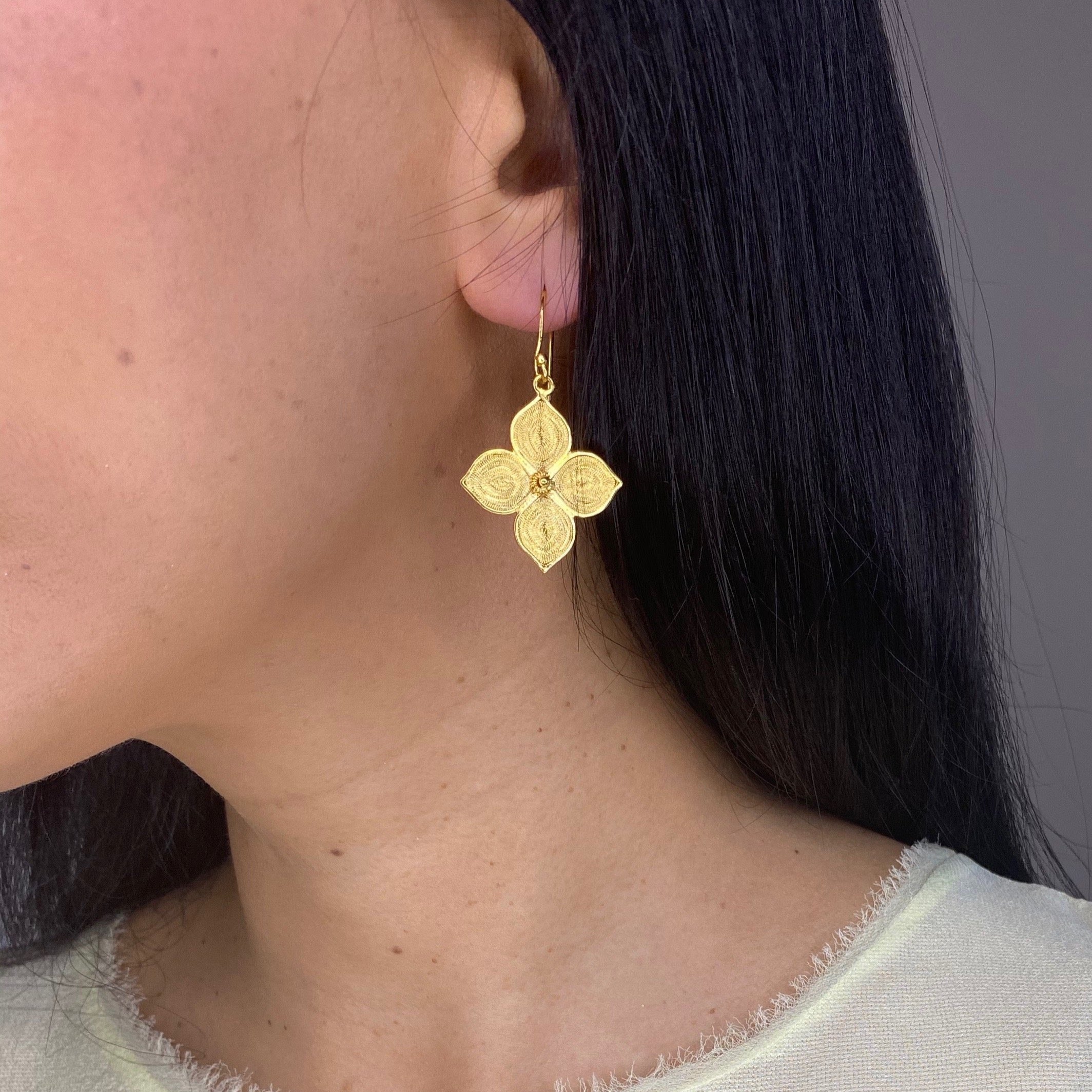 DOGWOOD GOLD MEDIUM EARRINGS FILIGREE