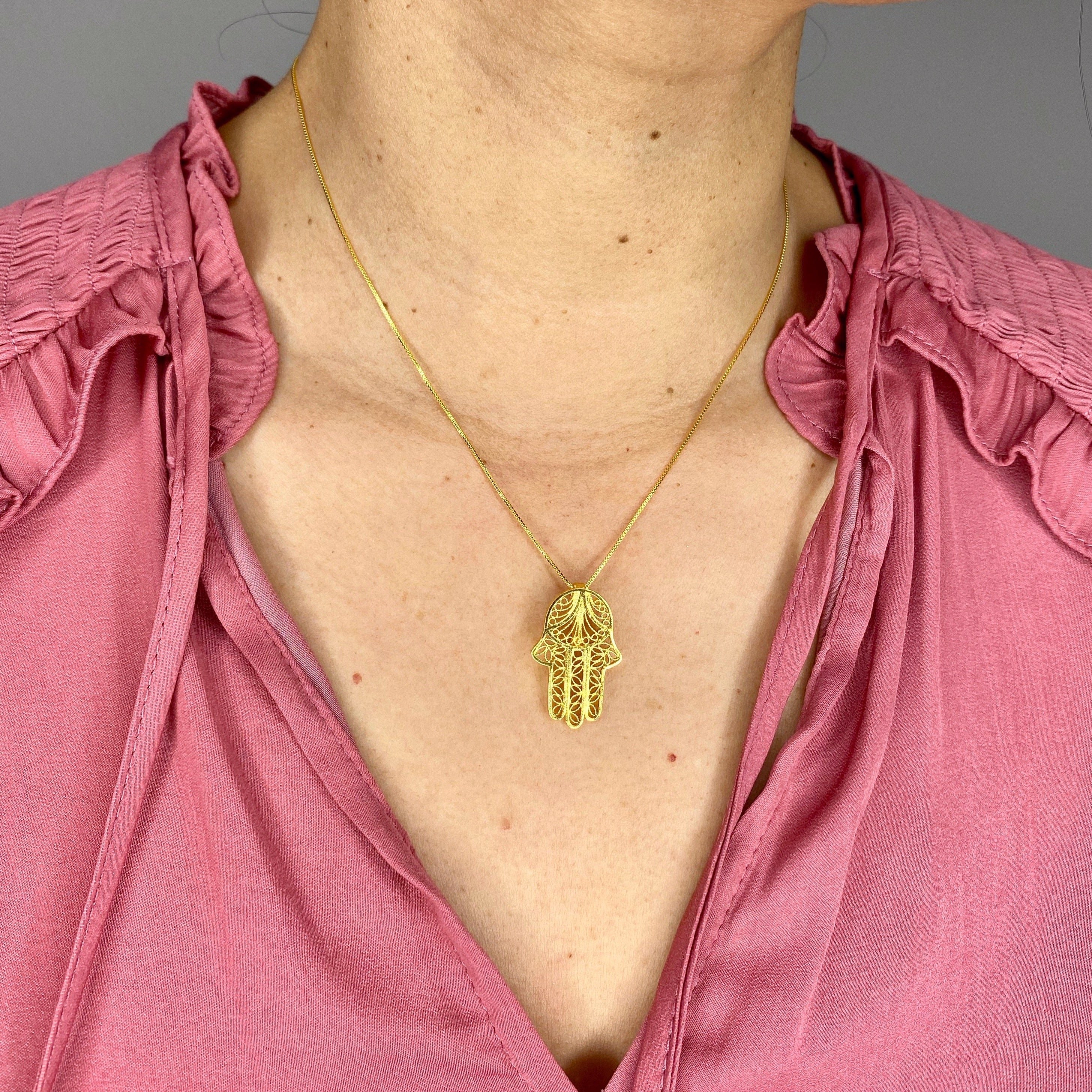 HAMSA GOLD SMALL PENDANT NECKLACE FILIGREE