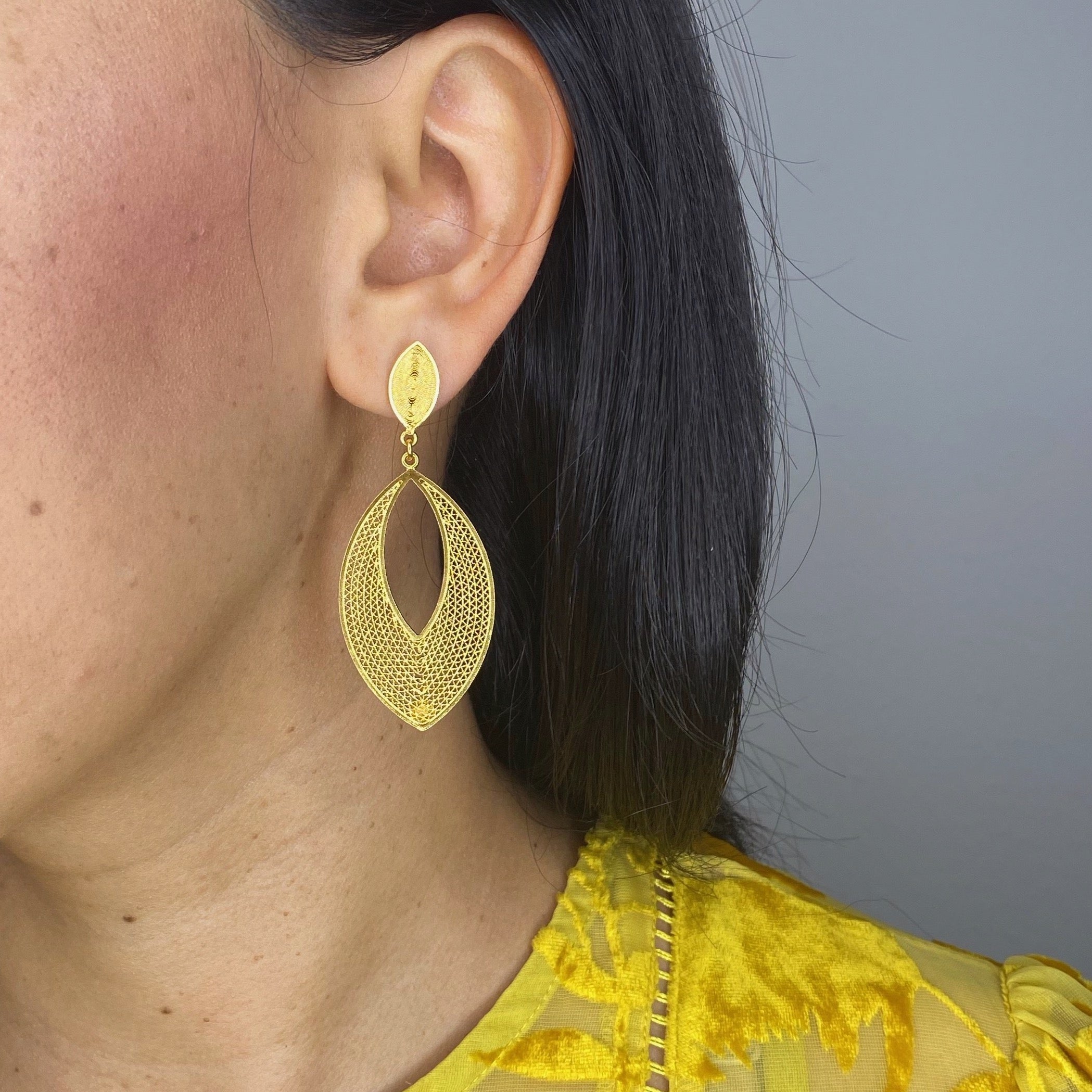 IRIS GOLD LARGE EARRINGS FILIGREE