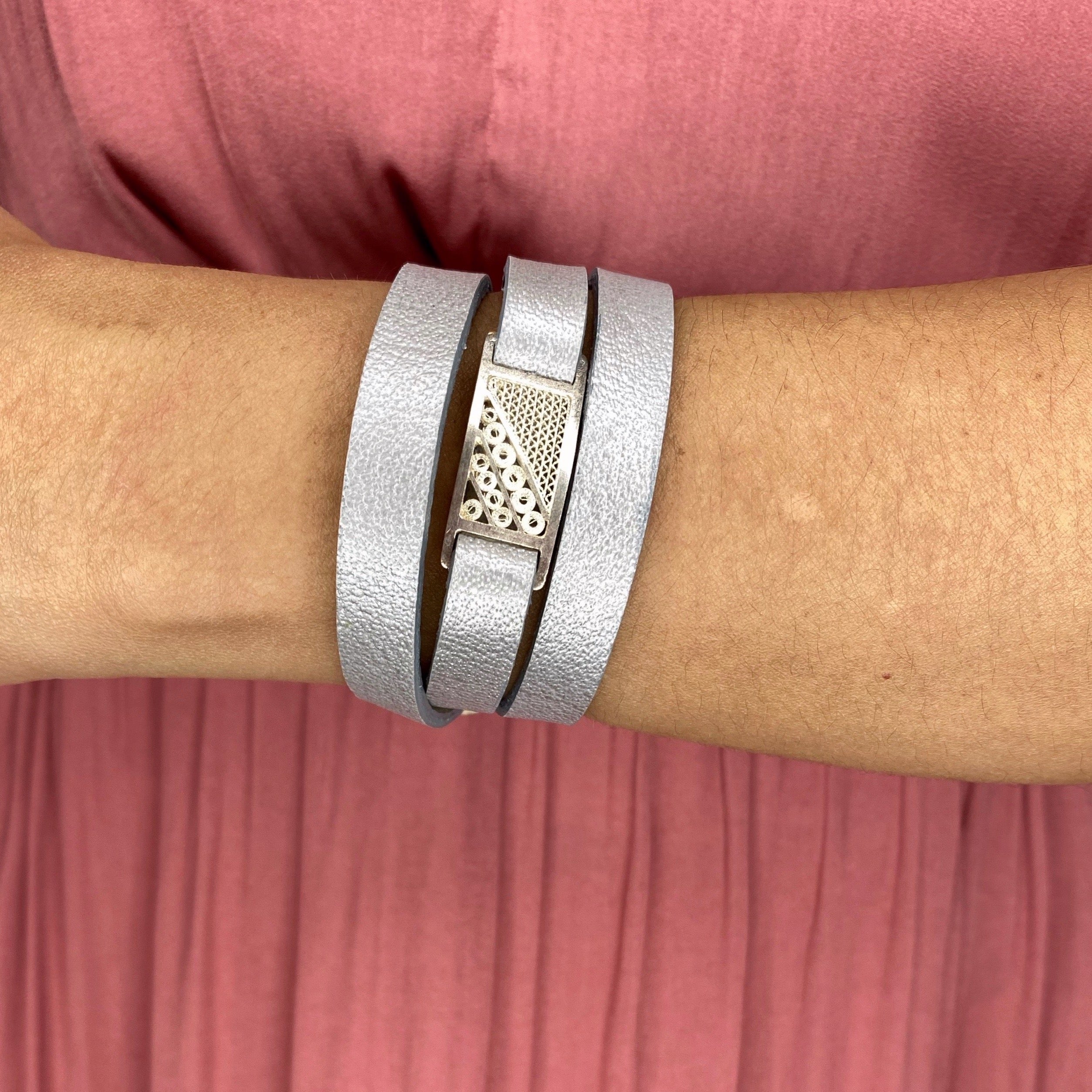LAURA SILVER LEATHER BRACELET FILIGREE