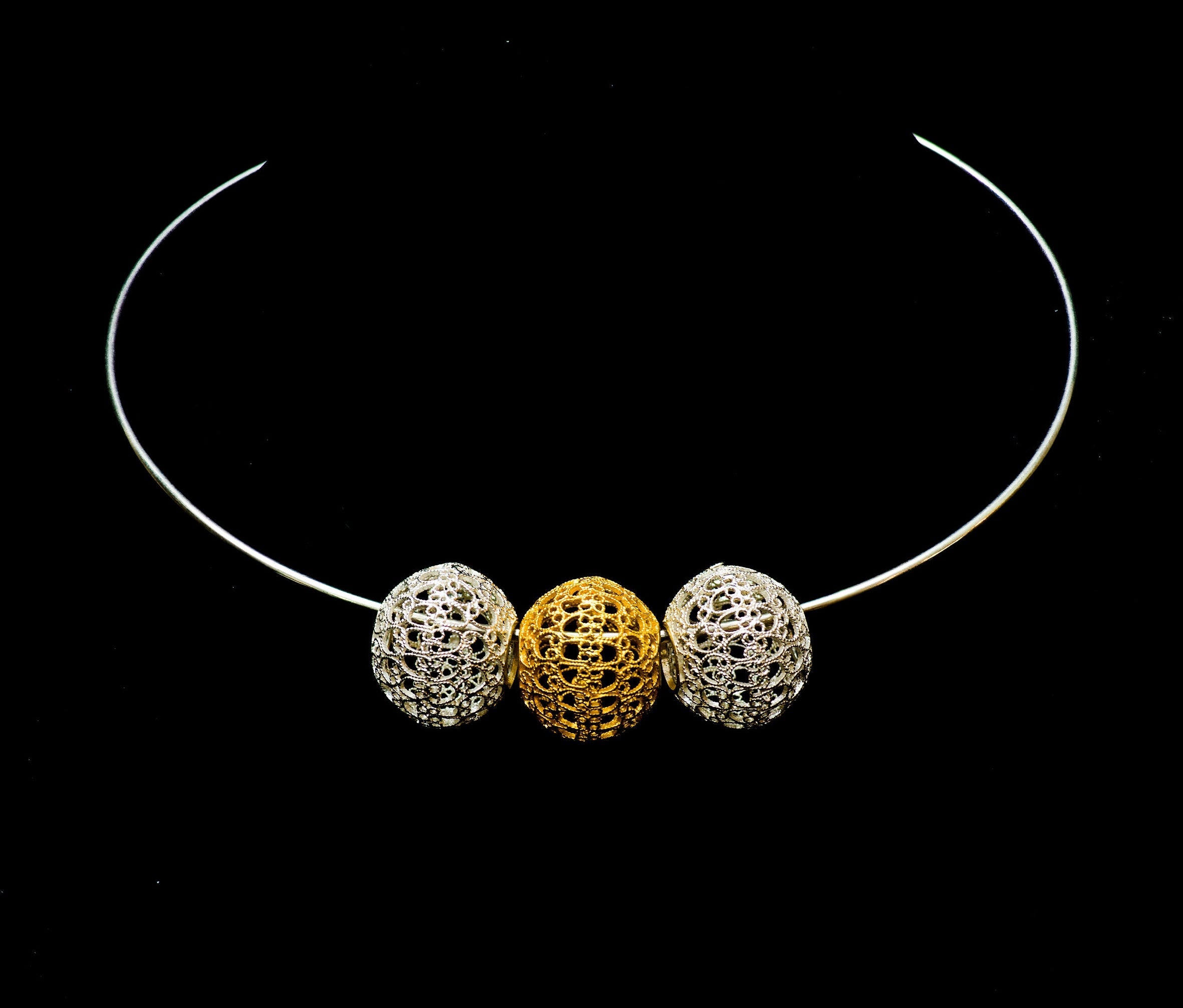 LUCRECIA GOLD CHOKER NECKLACE FILIGREE