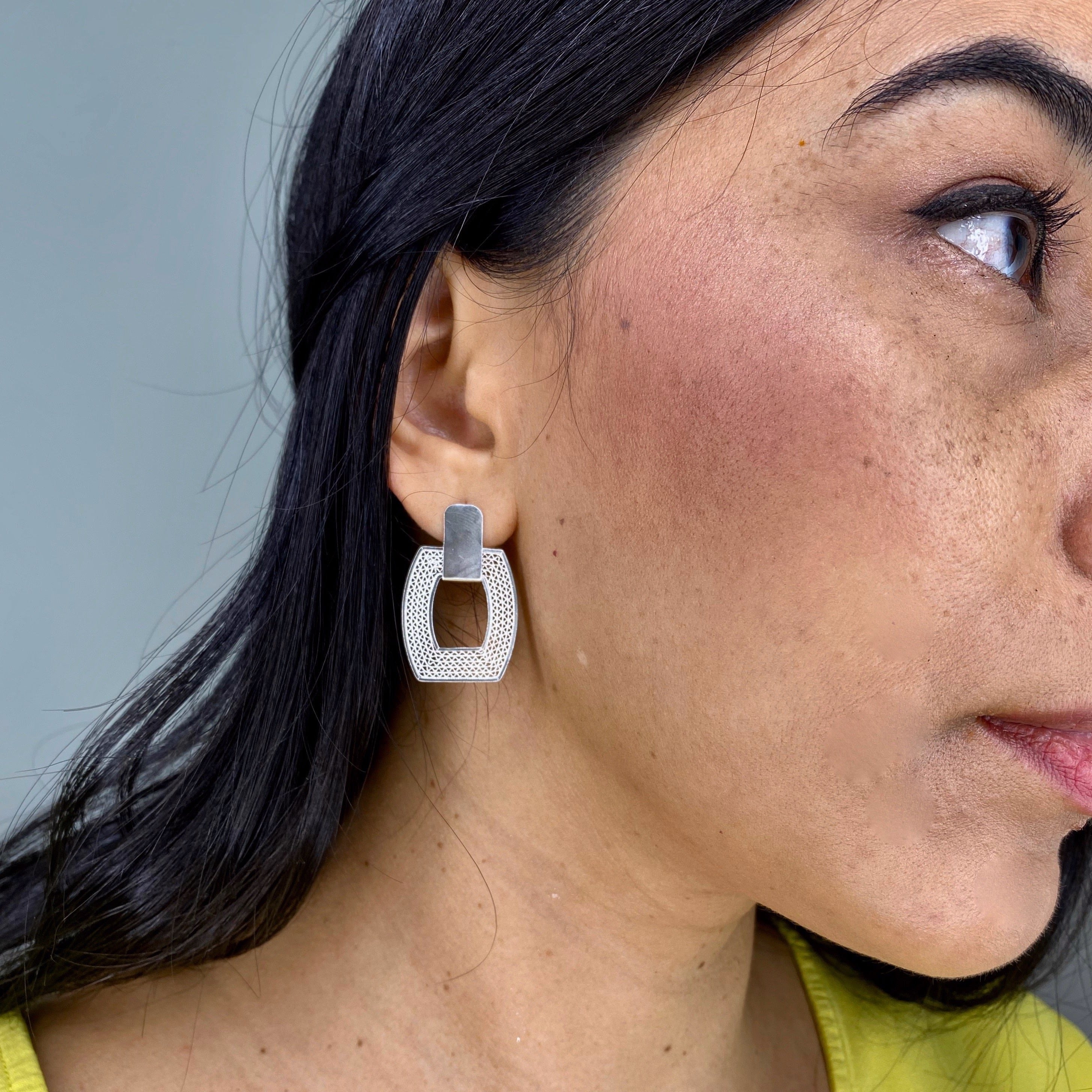 MELISSA GOLD PLATED MEDIUM EARRINGS FILIGREE