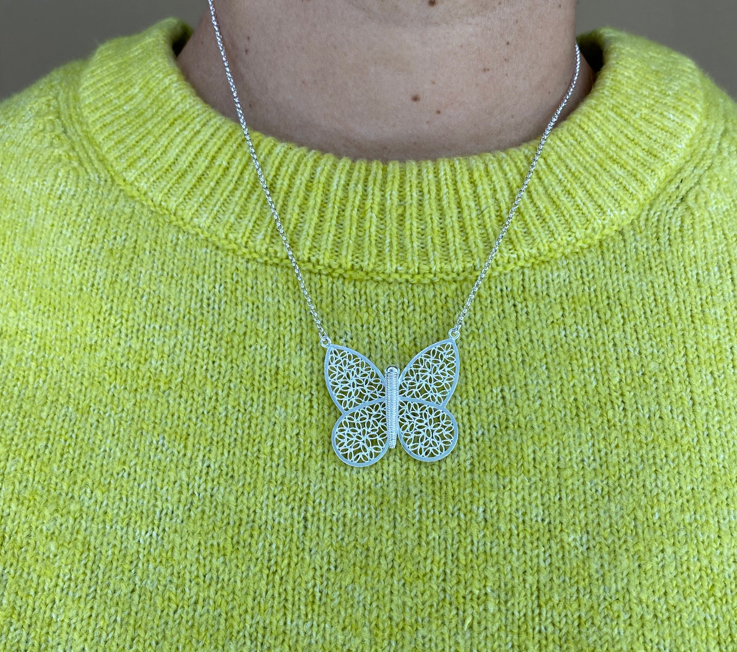 BUTTERFLY IN SILVER NECKLACE FILIGREE