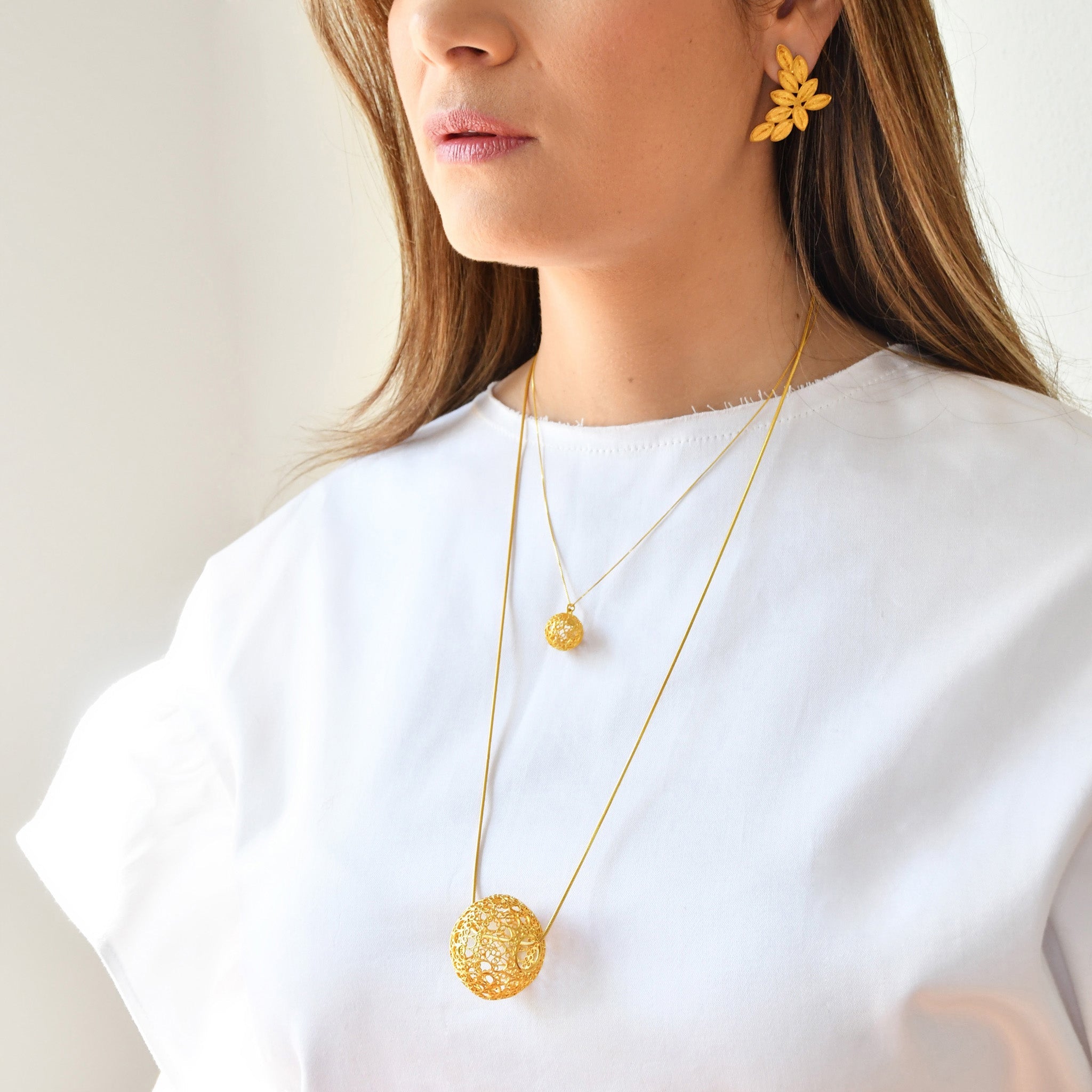 LUCRECIA GOLD LARGE SPHERE LONG NECKLACE FILIGREE
